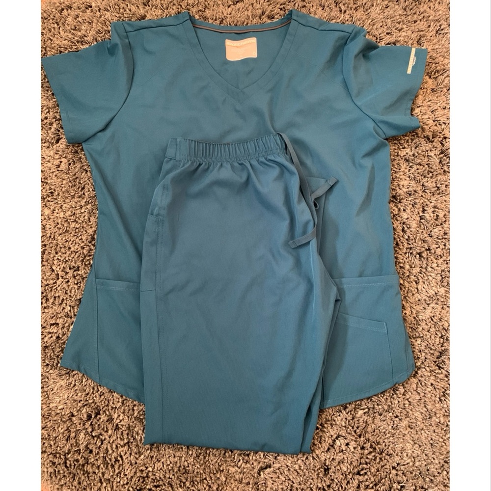 Skechers Scrubs Set